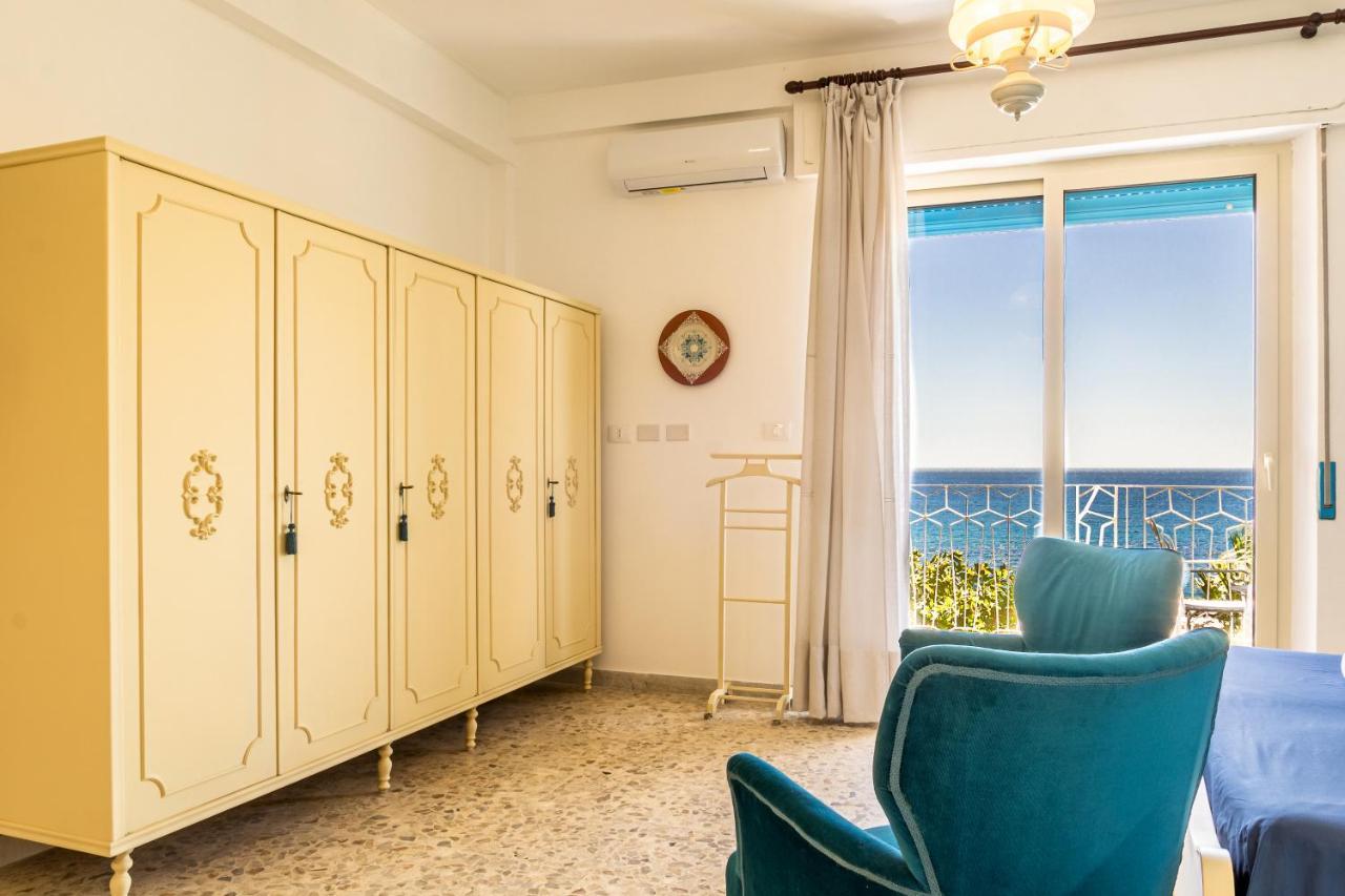 Appartement Brezza Di Mare à Giardini-Naxos Extérieur photo